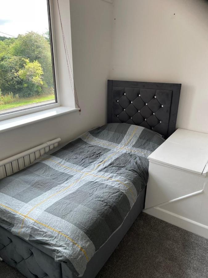 Вилла 5 Bed House, 32 Tutbury Avenue, Cannon Park, Coventry, Cv4 7Bj Экстерьер фото